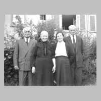 051-1004 Die Familie Loewe aus Schirrau nach 1945 in Villingen im Schwarzwald..jpg